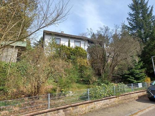 Foto - Ein-Zweifamilienhaus - 135.000,00&nbsp;EUR Kaufpreis, ca.&nbsp; 140,00&nbsp;m&sup2;