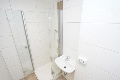 Foto - Balkon Modernes Bad Aufzug - 254,00&nbsp;EUR Kaltmiete, ca.&nbsp; 46,10&nbsp;m&sup2;