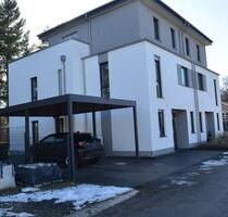 TOP.ENERGIEEFFIZIENTES WOHNEN – Moderne Doppelhaushälfte mit Terrasse, Garten & Carport in Bielefeld-Sennestadt