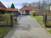 Foto - Einfamilienhaus Bungalow ehemalige Schule
