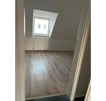 1,5-Zimmer-DG-Wohnung, komplett saniert - Mönchengladbach Nord 1,5-Zimmer-DG-Wohnung, komplett saniert - Mönchengladbach Nord