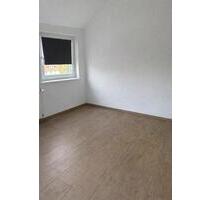 Helle 3-Zimmer-DG-Wohnung mit Einbauküche in Kreiensen – 55 m² - Einbeck