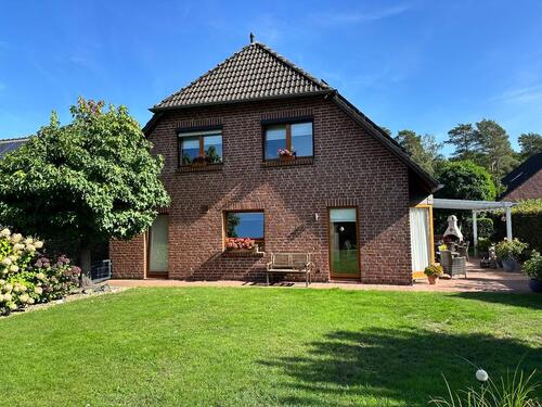 Foto - Charmantes Einfamilienhaus mit Gartenidylle im Gifhorner Süden