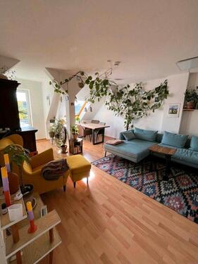 Foto - *Zwischenmiete* Helle, großzügige 3,5-Zimmer Dachgeschosswohnung