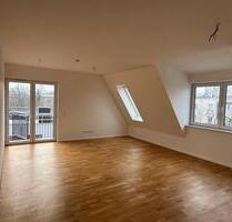 5-Zimmer DG Wohnung - 3.080,00&nbsp;EUR Kaltmiete, ca.&nbsp; 140,00&nbsp;m&sup2; in Berlin (PLZ: 12107) Tempelhof-Schöneberg