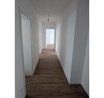 Neu renovierte helle 4-Zimmerwohnung im Erdgeschoss - Bad Neustadt an der Saale