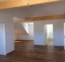 Edle Dachgeschoßwohnung, ruhige Lage, zentral in Mühldorf - Mühldorf am Inn