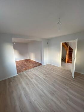 Foto - frisch saniertes kleines Haus mit Garage