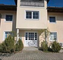 Zu Vermieten Büro oder Praxis - 1.500,00&nbsp;EUR Kaltmiete, ca.&nbsp; 150,00&nbsp;m&sup2; in Rott am Inn (PLZ: 83543)