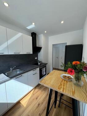 Foto - Zu Vermieten: hochwertig möblierte 2-Zimmer Wohnung mit Balkon