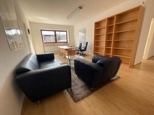 Foto - möbliertes BüroWohnbüro mit LagerService insges. 151 qm