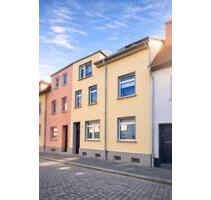 Charmantes saniertes Stadthaus mit großem Balkon und viel Licht - Meuselwitz