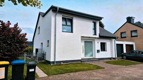 Foto - Modernes Einfamilienhaus Freistehend in RUMELN *TOP LAGE*