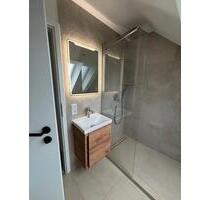 Lichtdurchflutete 2,5 Zimmer-Maisonettenwohnung mit Balkon und TG - Rosengarten