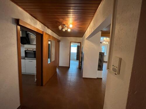 Foto - Renovierte 3 Zimmer Wohnung - 990,00&nbsp;EUR Kaltmiete, ca.&nbsp; 100,00&nbsp;m&sup2;