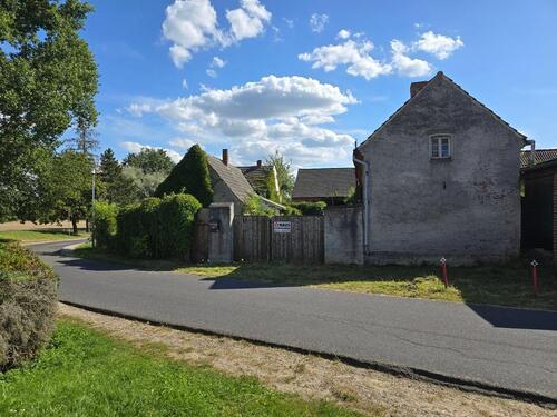 Foto - Drei Seiten Hof Bauernhof Einfamilienhaus 100 Km vor Großraum Ber