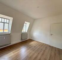 Helle 3-Raumwohnung im Dachgeschoss mit Stellplatz zu vermieten - Döbeln