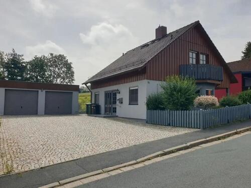 Foto - Gepflegtes 4-Zimmer Einfamilienhaus mit Garage und großem Garten