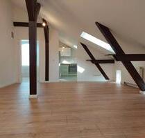 Frisch renovierte 2-Zi.-DG-Wohnung mit EBK & Holzbalken - Joachimsthal