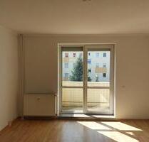 Schöne 4-Zimmer-Wohnung mit Balkon – 70 qm – in Naumburg (Saale)