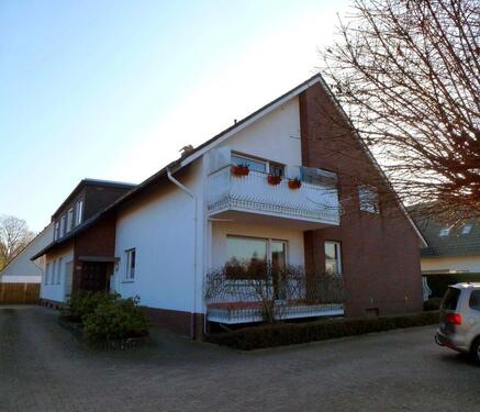 Foto - Tolle 4 ZI. OG-Wohnung in Oberbecksen, ideal für Ihre Familie mit Balkon und PKW-Stellplatz!