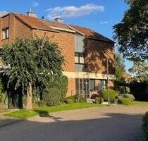 Großzügige 2,5-Zimmer-Dachgeschosswohnung mit Dachterrasse - Hürth