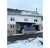 Doppelhaushälfte - 135.000,00&nbsp;EUR Kaufpreis, ca.&nbsp; 137,00&nbsp;m&sup2; in Burbach (PLZ: 57299)