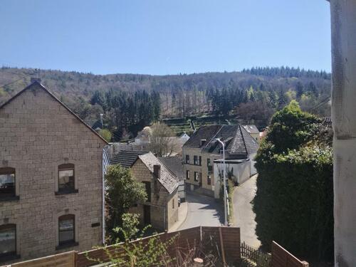 Foto - Sanierungsbedürftiges Haus mit Scheune zu verkaufen