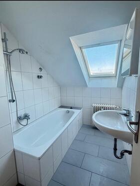 Foto - Ab SOFORT ! Helle 3,5 Zimmer Dachgeschoss wohnung zu vermieten