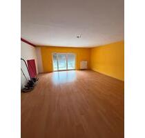 4‑Zimmer EG‑Wohnung, 140 m², Balkon, ideal für SinglesPaare - Bensheim