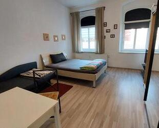 Verkaufe gut vemietete Wohnung in Plauen als Kapitalanlage .