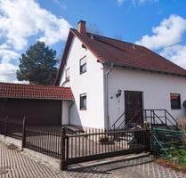 Einfamilienhaus + Doppelgarage Zeitz - PV, Wärmepumpe, FBH, BJ98