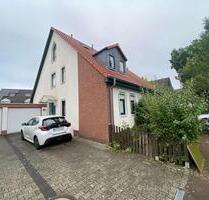 Große Wohnung mit zwei Büros und genügend Platz - Krefeld Hüls Große Wohnung mit zwei Büros und genügend Platz - Krefeld Hüls