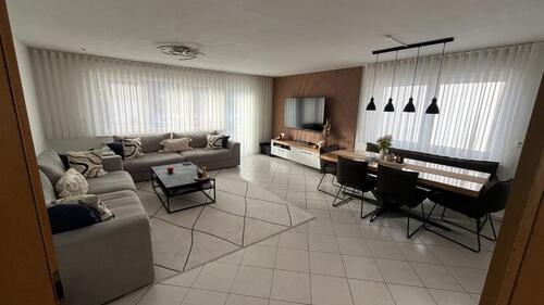 Foto - Modernisierte und möblierte 3,5 Zimmerwohnung zu vermieten