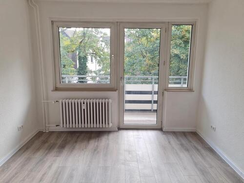 Foto - Renovierte 3-Zimmer-Wohnung im 1.OG zu vermieten! 1 Nettokaltmiete frei (2.Monat)*