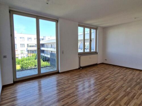 Foto - Wir renovieren für Sie - moderne 2-Zimmer-Wohnung mit Balkon und Fahrstuhl