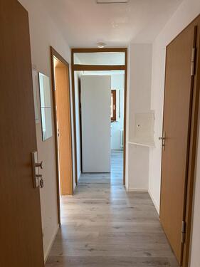 Foto - Ruhige 2-Zimmer-Dacheschoss-Wohnung mit Balkon und Einbauküche q