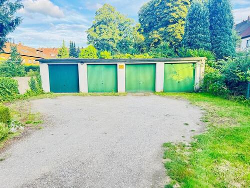 Foto - 3 abschließbare Einzelgaragen in zentraler Lage zu vermieten!