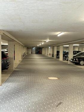 Foto - Tiefgaragenstellplatz - 105,00 EUR Miete,