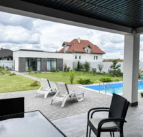 Neues Haus mit Pool wird verkauft – „in Kiew“ - Berlin Reinickendorf