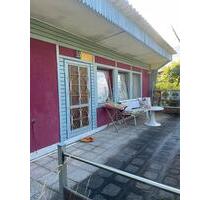 Einen Bungalow mit Garten in Niesky - Kaufbeuren
