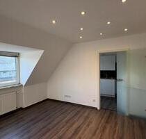 Moderne helle Wohnung 2ZKDB Erstbezug saniert Dachgeschoss Inrath - Krefeld Benrad