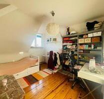 AB SOFORT: WG Zimmer in Licht durchflutetem Altbau - Berlin Charlottenburg-Wilmersdorf