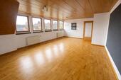 Foto - Renovierte 2 Zimmer-Dachgeschosswohnung