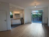 Foto - Mitten in LM: Kernsanierte 2,5 ZKB Terrasse, Gärtchen, Stellplatz