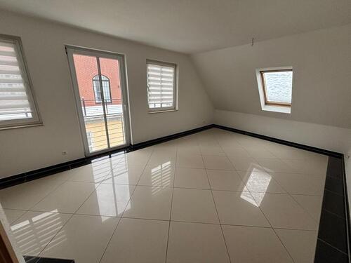 Foto - 2 -Raum Wohnung mit Blick auf Schloss und Saale