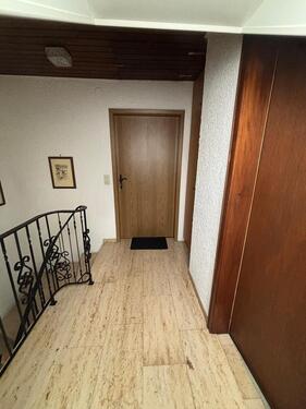 Foto - Ruhige 4-Zimmer-Wohnung - 900,00&nbsp;EUR Kaltmiete, ca.&nbsp; 100,00&nbsp;m&sup2;