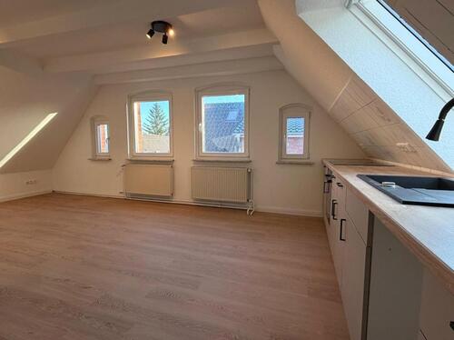 Foto - Gemütliche DG-Wohnung – frisch renoviert, ab sofort verfügbar