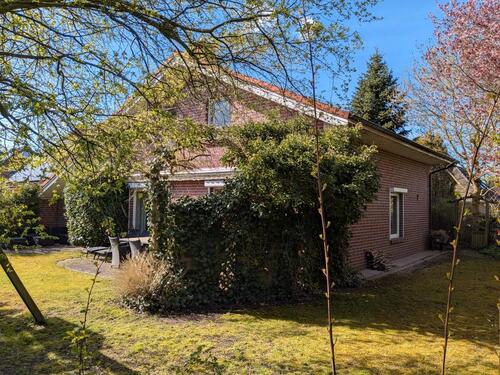Foto - Freistehendes Einfamilienhaus mit Garage in EdewechtPortsloge