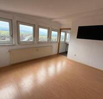 Helle 2,5 Zimmer Dachgeschosswohnung mit Panoramablick - Mögglingen